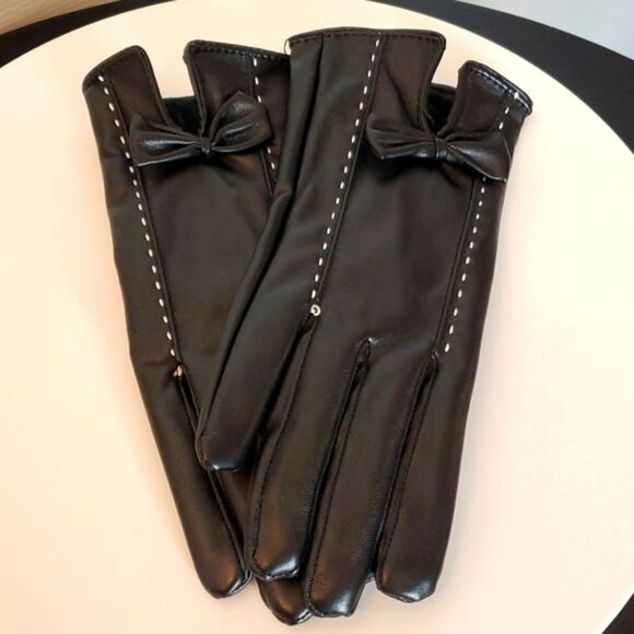 SALE Black Vegan Leather Winter Gloves Feminine Bow Design - Picture 6 of 7